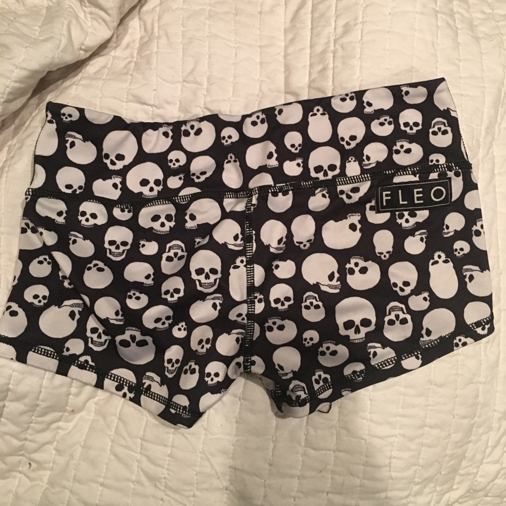 FLEO SKULLS